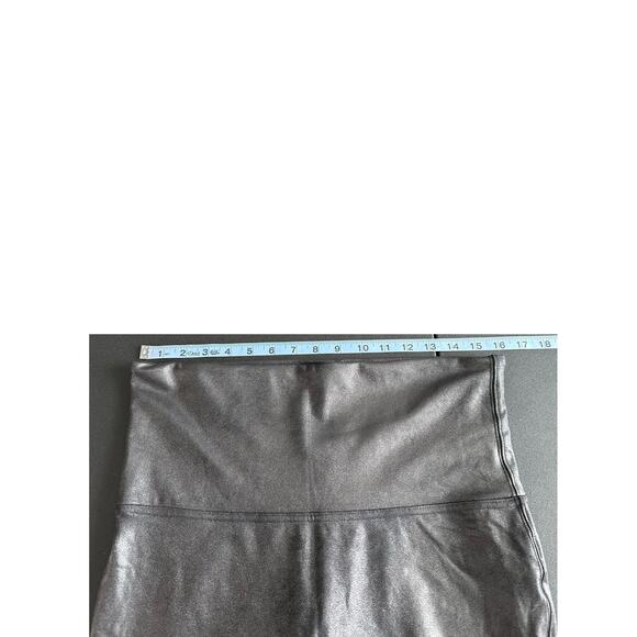 Spanx Plus Pull On Stretch Slimming Shaping Faux Leather Black Leggings Size 1X - Picture 9 of 12